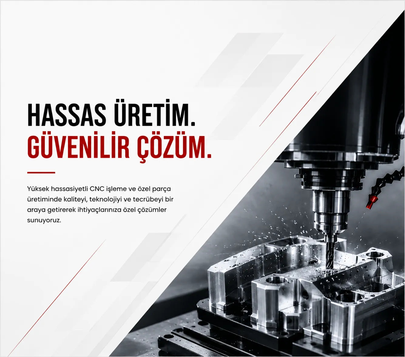 Stahl-Blasform für die Herstellung von Kosmetikflaschen und Detailansicht der transparenten Flasche, gefertigt in der ARK CNC-Fabrik in Istanbul